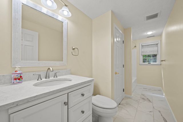 10 Oliver C, Haverhill, MA 01832