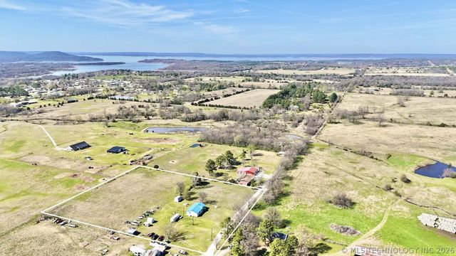 10098 N County Road 4295 Road, Quinton, OK 74561