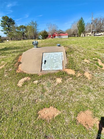 10098 N County Road 4295 Road, Quinton, OK 74561