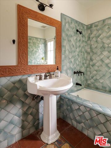 2330 Fernleaf Street, Los Angeles, CA 90031