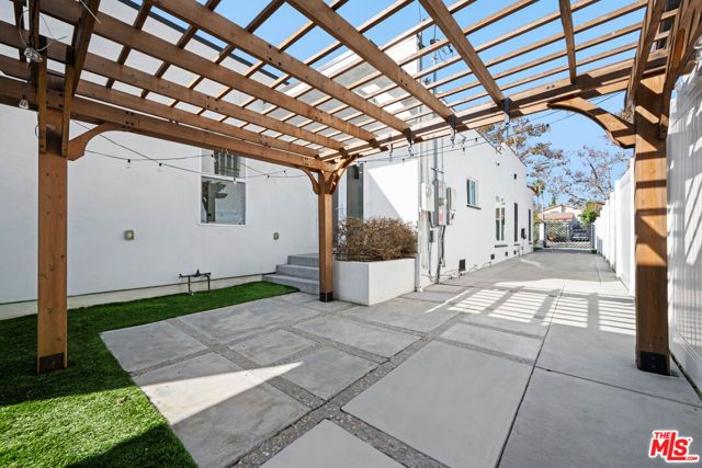 426 S La Peer Drive, Beverly Hills, CA 90211