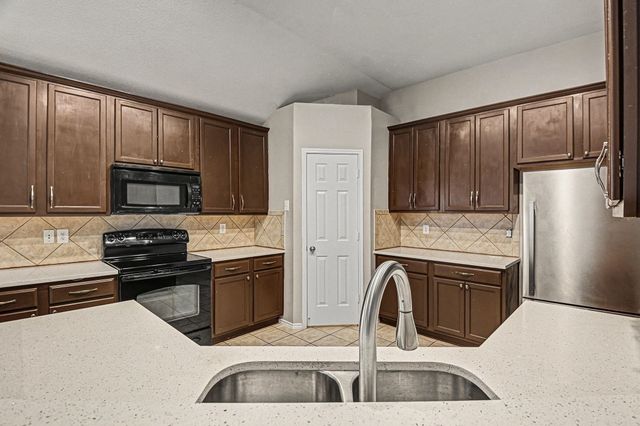 1021 Comfort Drive, Forney, TX 75126