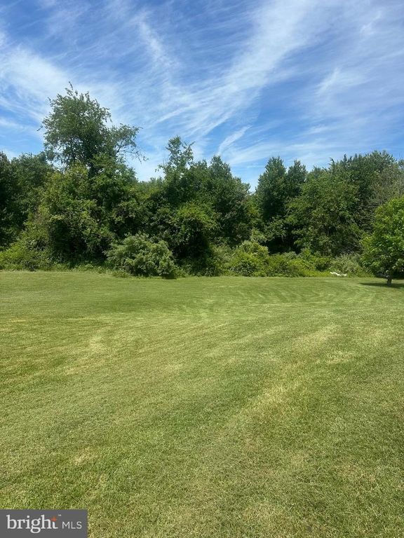 Image 13 of property listing at 19801 OLD YORK RD, White Hall, MD 21161