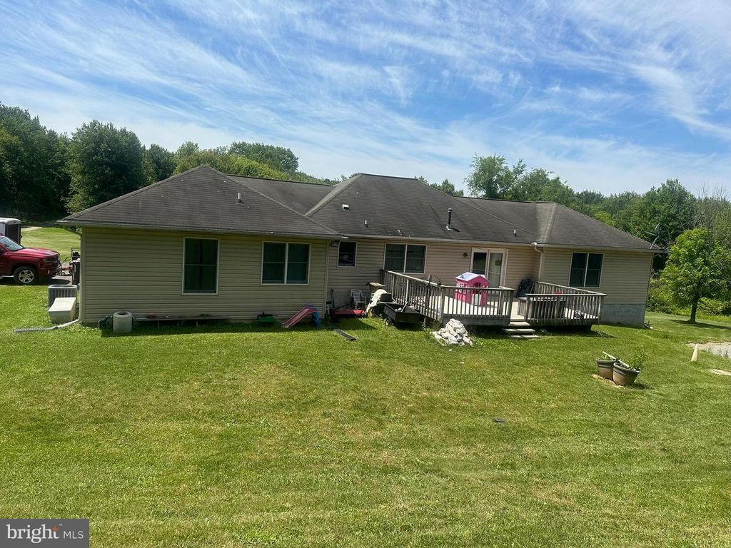 Image 5 of property listing at 19801 OLD YORK RD, White Hall, MD 21161