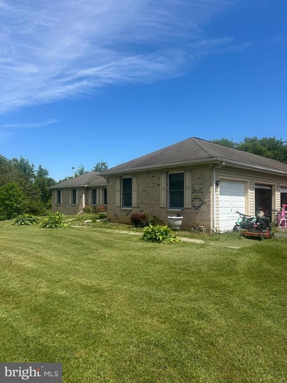 Image 9 of property listing at 19801 OLD YORK RD, White Hall, MD 21161