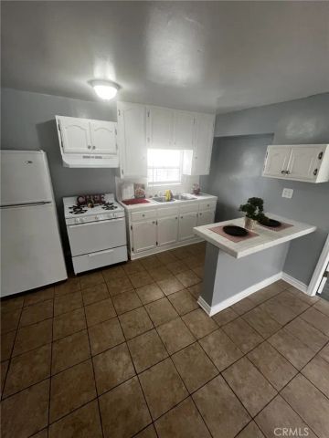 4520 S Normandie, Los Angeles, CA 90037