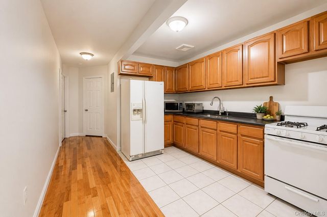 1140 Willoughby Avenue, Brooklyn, NY 11237