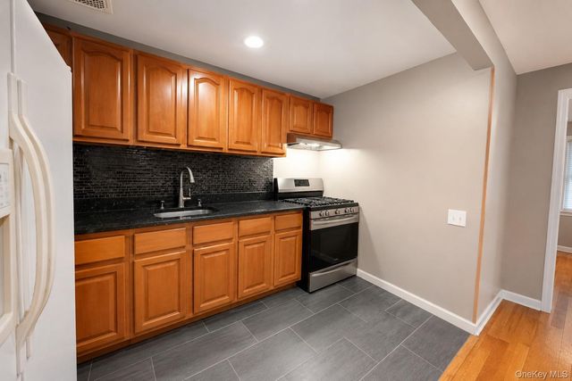 1140 Willoughby Avenue, Brooklyn, NY 11237