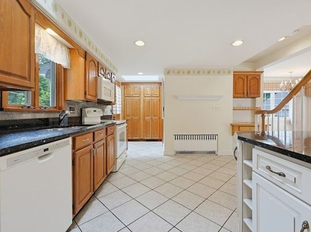 374 Plain St, Stoughton, MA 02072