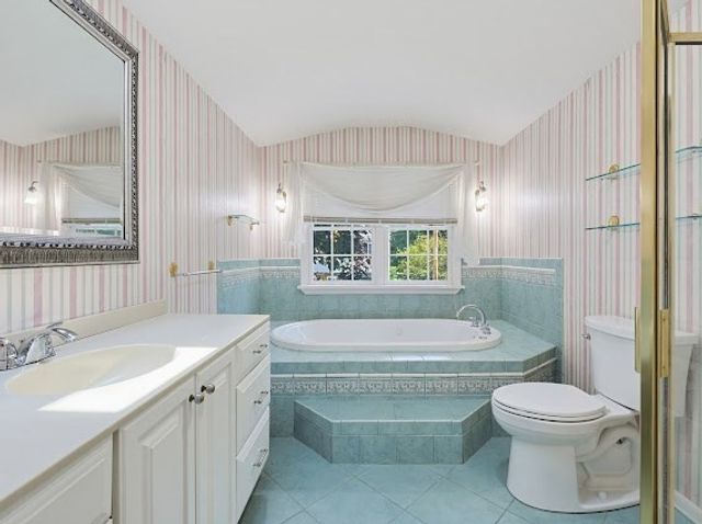 374 Plain St, Stoughton, MA 02072