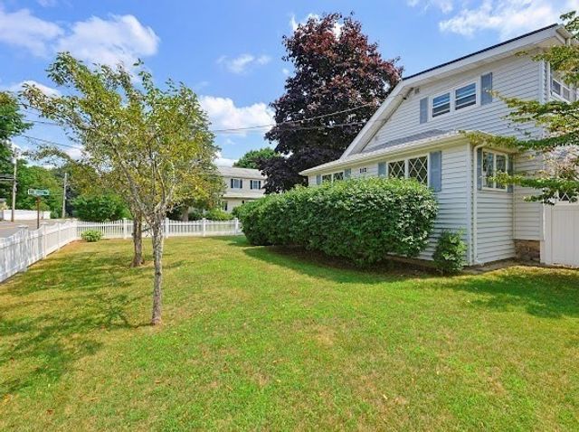 374 Plain St, Stoughton, MA 02072