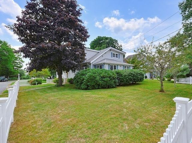 374 Plain St, Stoughton, MA 02072