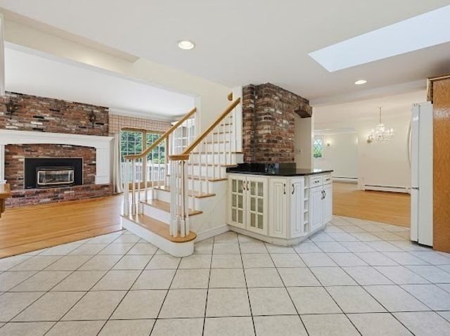 374 Plain St, Stoughton, MA 02072