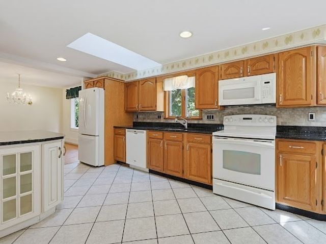 374 Plain St, Stoughton, MA 02072