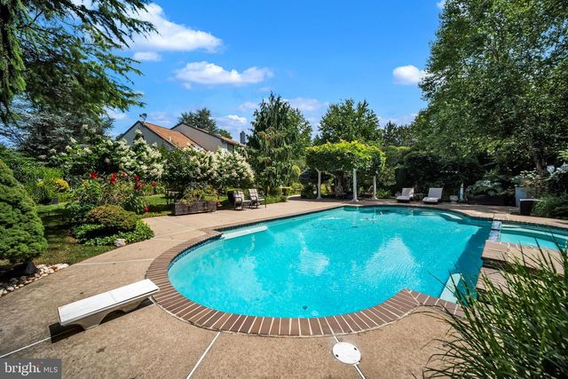 236 HILLTOP DR, Churchville, PA 18966