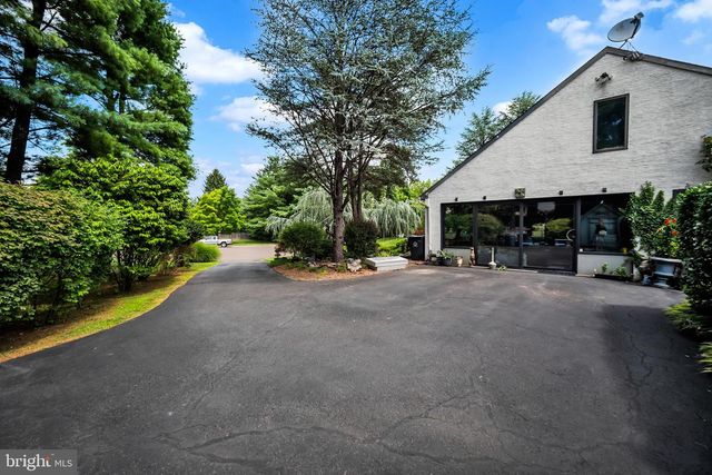 236 HILLTOP DR, Churchville, PA 18966