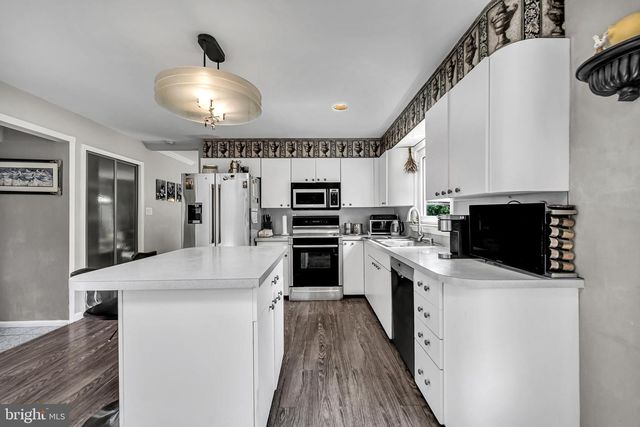 236 HILLTOP DR, Churchville, PA 18966