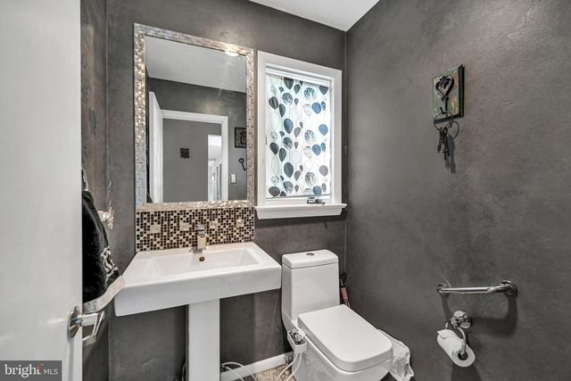 236 HILLTOP DR, Churchville, PA 18966
