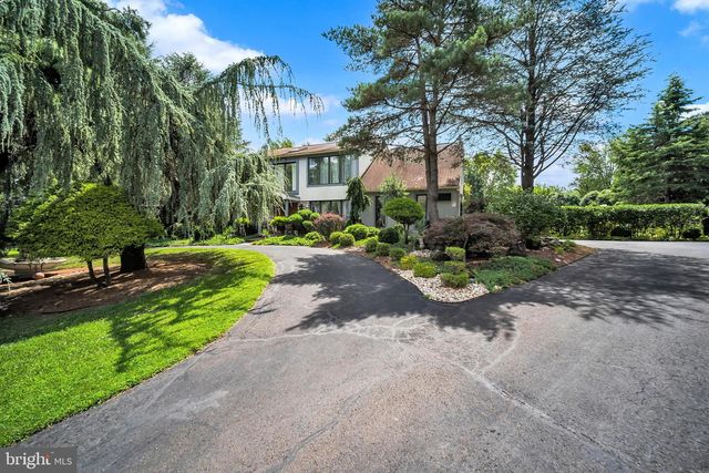 236 HILLTOP DR, Churchville, PA 18966