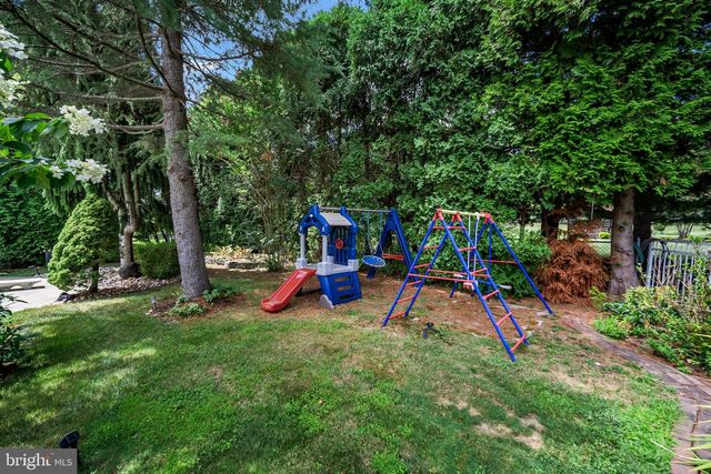 236 HILLTOP DR, Churchville, PA 18966