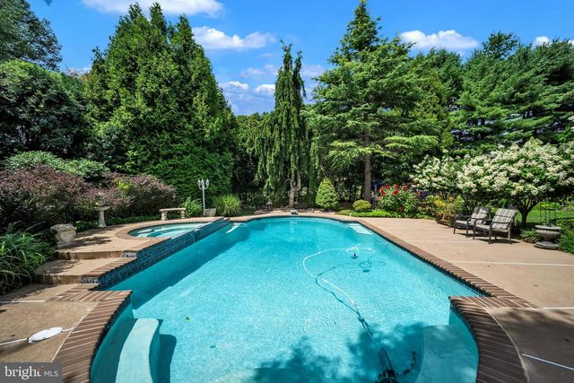 236 HILLTOP DR, Churchville, PA 18966