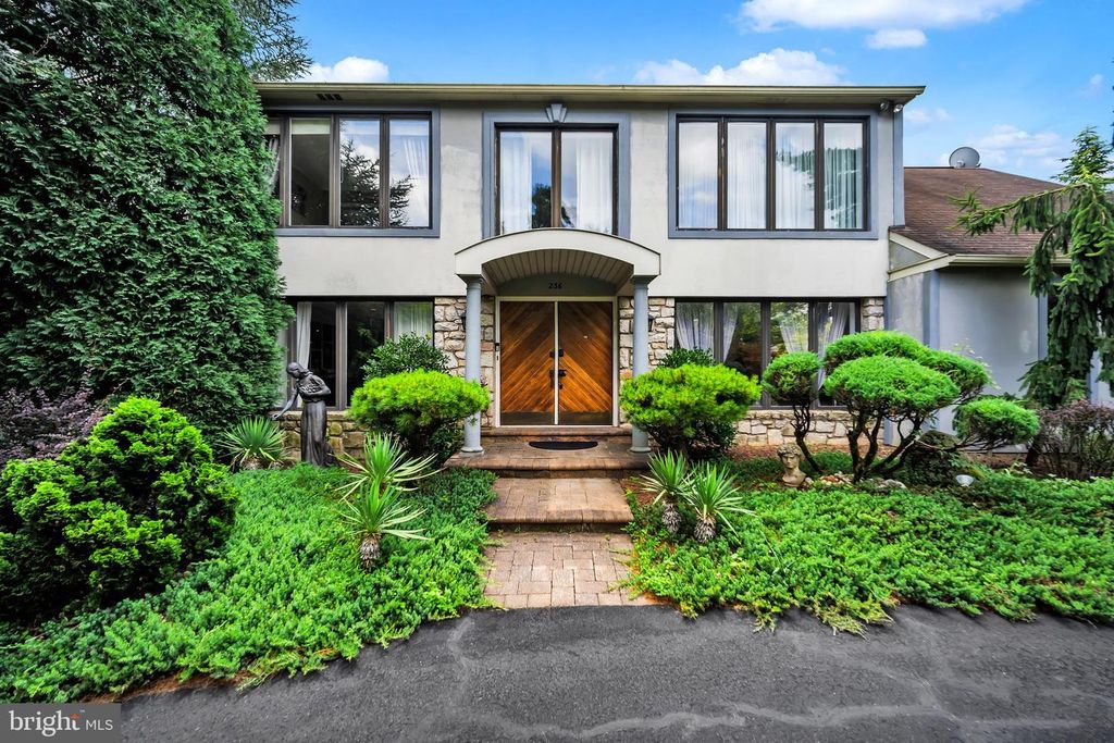 236 HILLTOP DR, Churchville, PA 18966