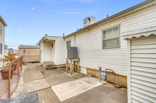 202 5th Avenue, Ortley Beach, NJ 08751