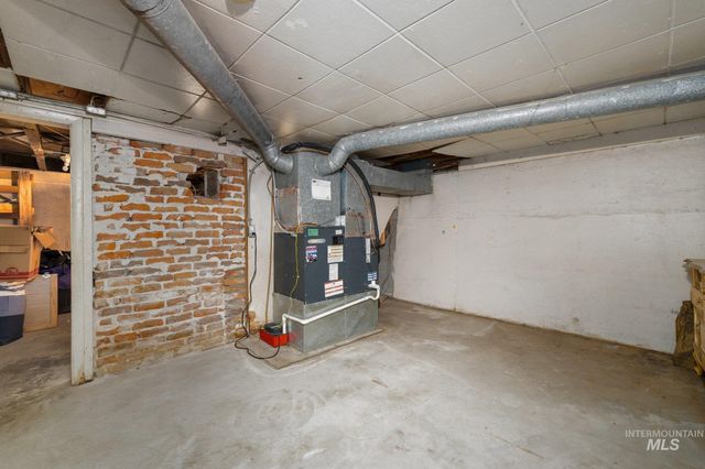 1317 N Arthur St, Caldwell, ID 83605