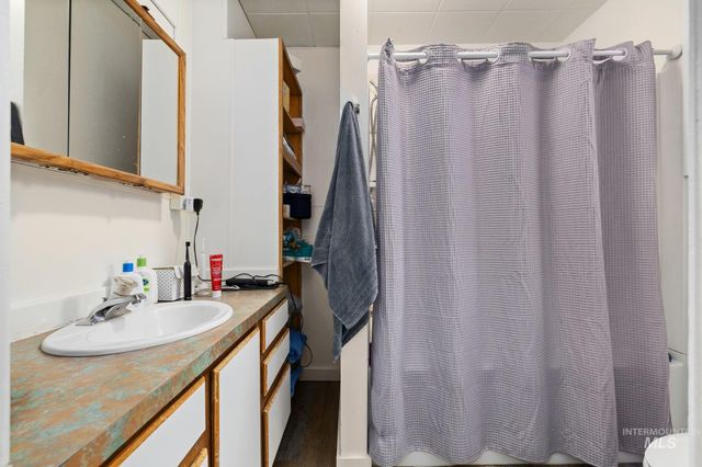 1317 N Arthur St, Caldwell, ID 83605