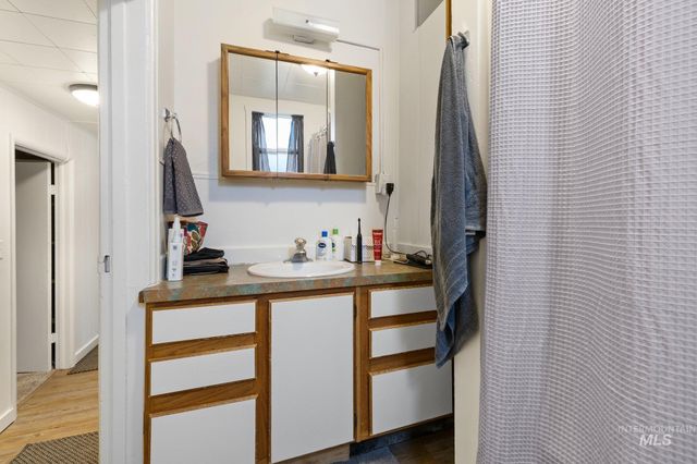 1317 N Arthur St, Caldwell, ID 83605