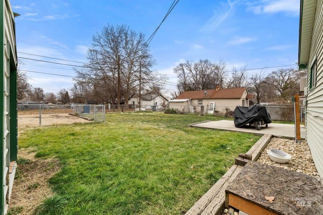 1317 N Arthur St, Caldwell, ID 83605