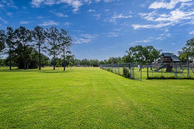 2123 Lee Road, Pearland, TX 77581