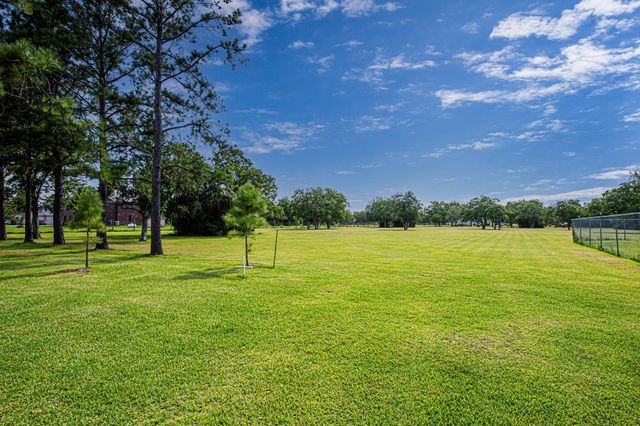2123 Lee Road, Pearland, TX 77581