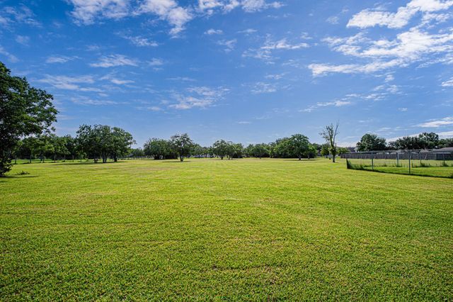 2123 Lee Road, Pearland, TX 77581