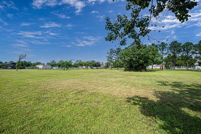 2123 Lee Road, Pearland, TX 77581