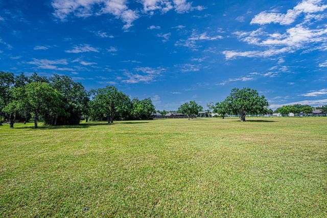 2123 Lee Road, Pearland, TX 77581