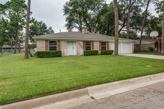 225 Glenn Drive, Hurst, TX 76053