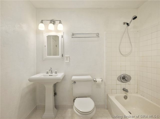 2900 Middle Road 27, Jeffersonville, IN 47130