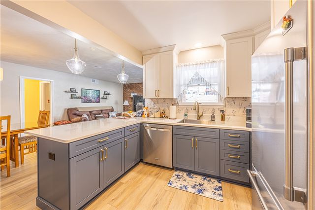 33 Ruble Dr, South Union Twp, PA 15401