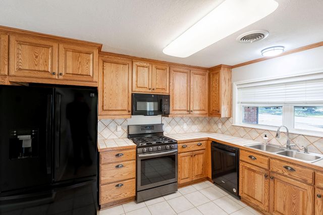 2316 Kent Street, Bryan, TX 77802