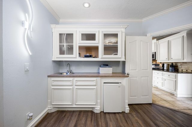 21427 Tophill Drive, Spring, TX 77388