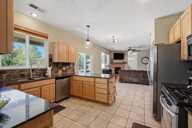3940 Augusta Drive SE, Rio Rancho, NM 87124