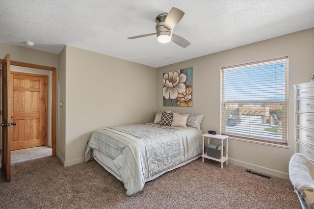 3940 Augusta Drive SE, Rio Rancho, NM 87124