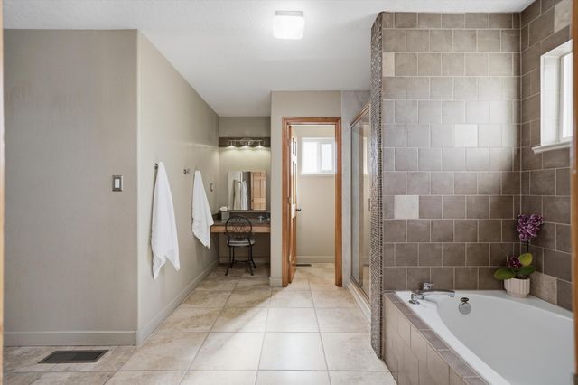 3940 Augusta Drive SE, Rio Rancho, NM 87124