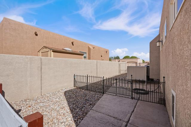 3940 Augusta Drive SE, Rio Rancho, NM 87124