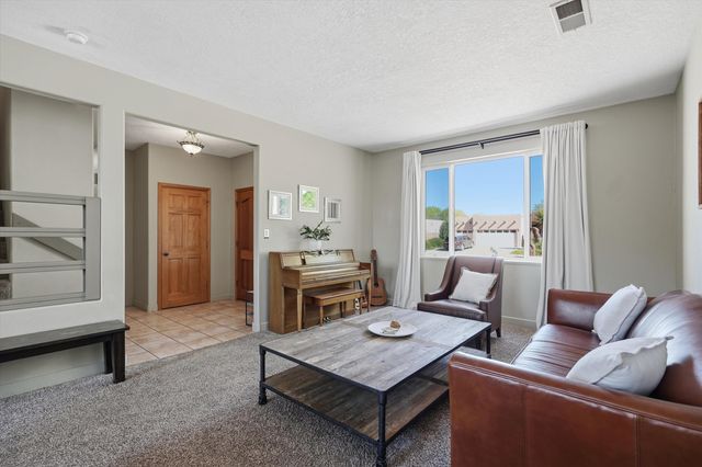 3940 Augusta Drive SE, Rio Rancho, NM 87124