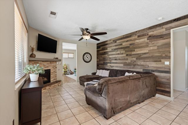 3940 Augusta Drive SE, Rio Rancho, NM 87124