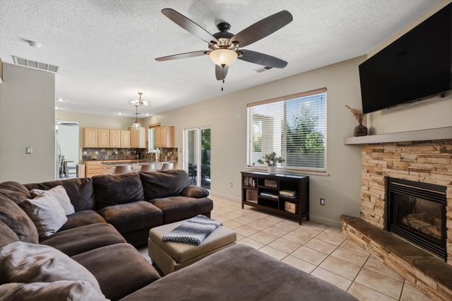 3940 Augusta Drive SE, Rio Rancho, NM 87124
