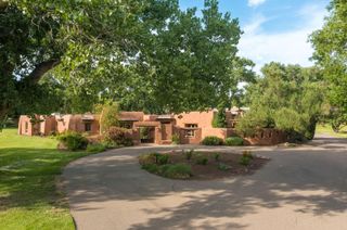 5553 EAKES Road NW, Los Ranchos, NM 87107