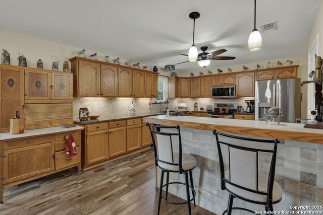 911 Heritage, Canyon Lake, TX 78133